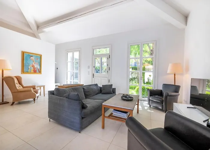 Salt & Sun Βίλα *